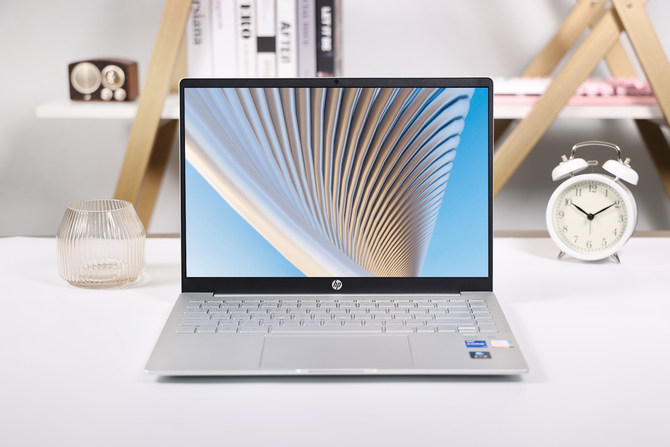 同学说我笔记本弱很辣鸡，但我用惠普星14 Pro征服了他